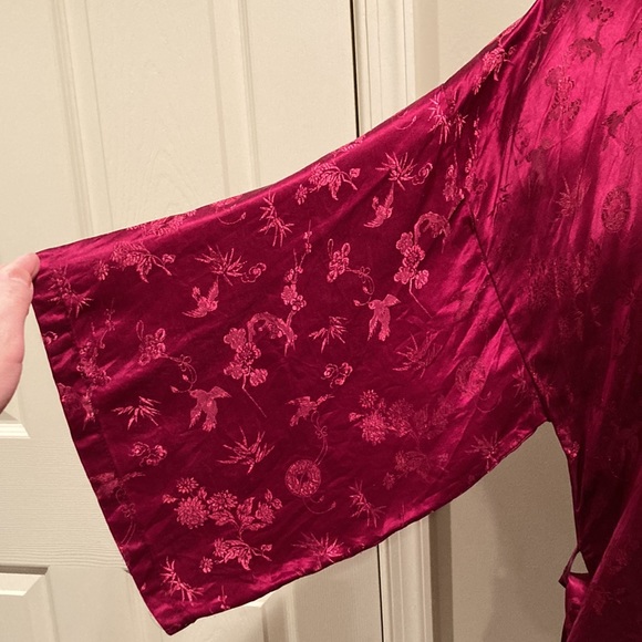 Vtg 80s? Silk red robe, Sz L - Picture 2 of 5
